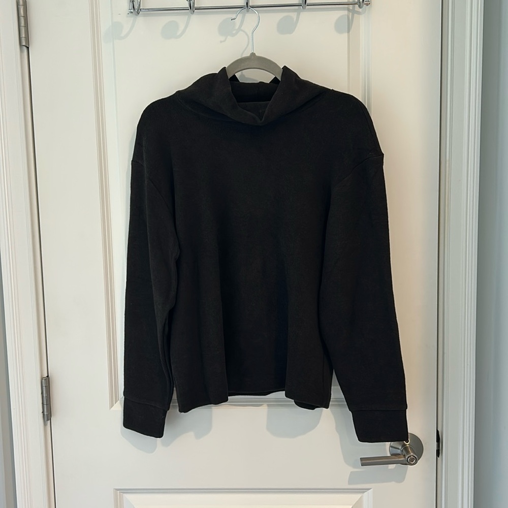Brown UNI QLO Turtleneck